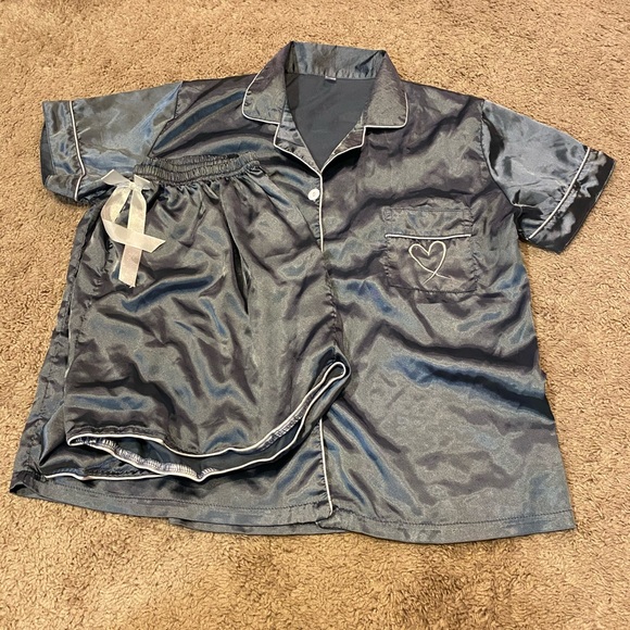 Silk pajama set - Picture 1 of 2